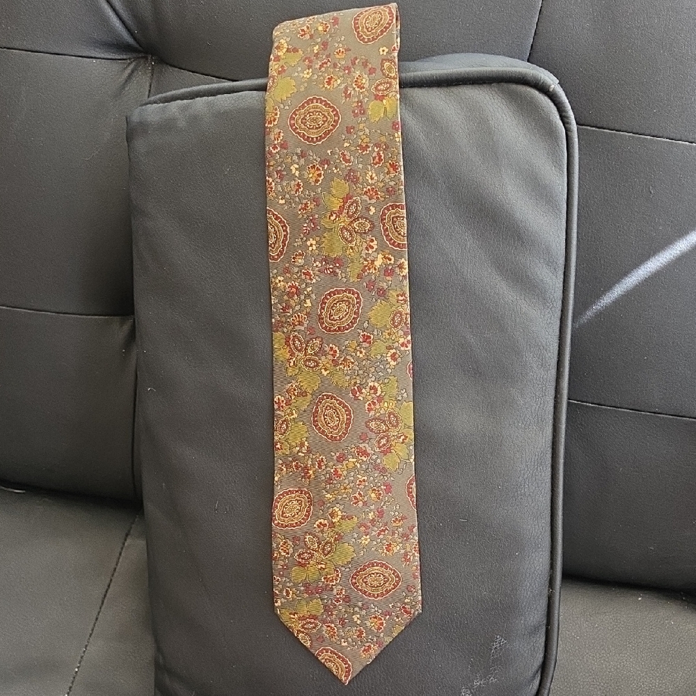 Paisley Silk Tie in Brown and Olive
